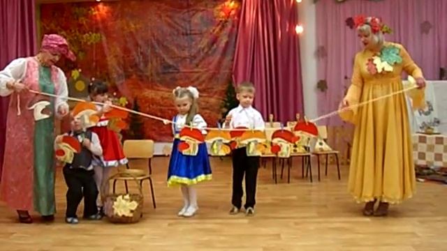 Осень в детском саду. Конкурс Развесь грибочки смотреть онлайн