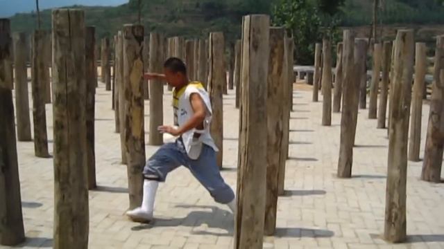 Шаолінь /  Shaolin Monks / Тренировки монахов Шаолиня в реальности