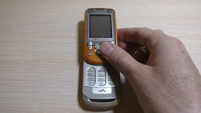 Old Phones. Sony Ericsson W550i смотреть онлайн