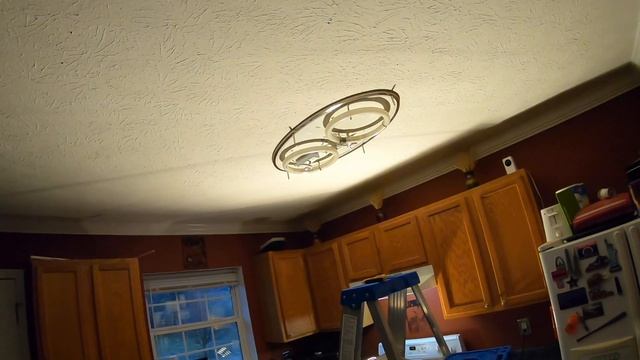 How to fix a fluorescent kitchen light – easy DIY смотреть онлайн