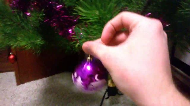 Как повесить игрушки на елку смотреть онлайн