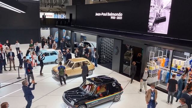 Renault Stand - Munchen IAA Mobility - Renault 5 Prototype смотреть онлайн
