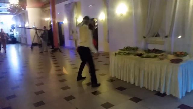 Pewnej noc na weselu "Ci to potrafią tańczyć " смотреть онлайн