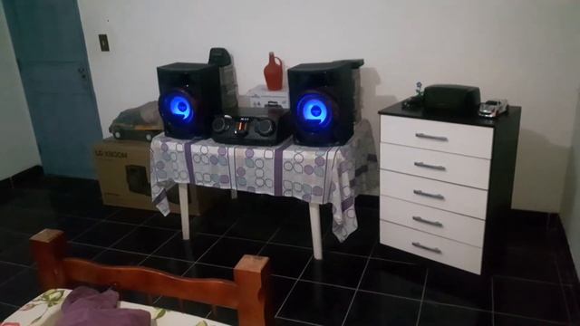 MINI HI-FI SYSTEM LG CL-87 XBOOM смотреть онлайн