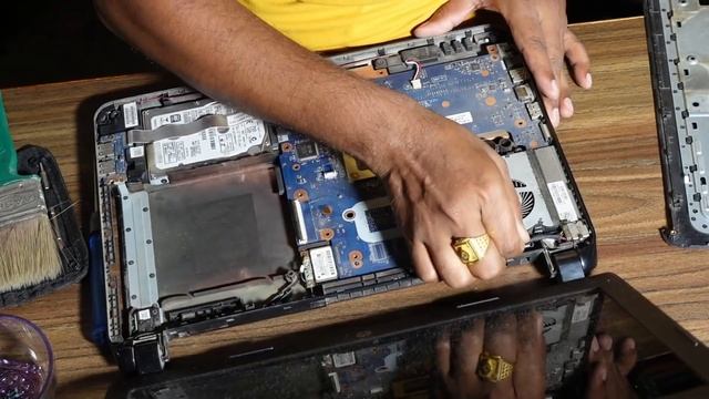 How to Install SSD in Old Laptop Full Details in Hindi смотреть онлайн