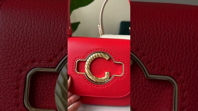 Даже если у женщины двадесятка сумок в гардеробе, она возьмёт и купит ещё одну! #сумкиженские смотреть онлайн