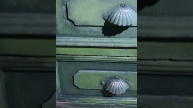 Перекраска комода меловой краской.Техника смешивания оттенков#перекраскамебели #furnituremakeover