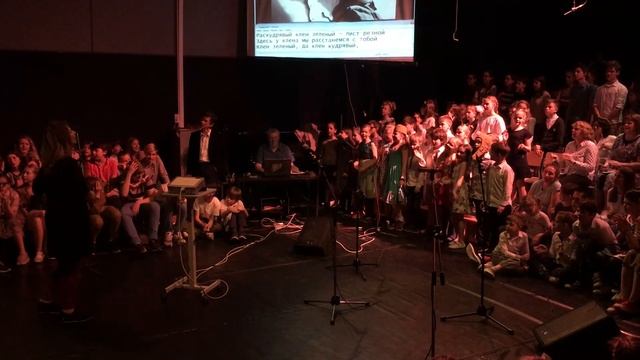 Праздничные песнопения в "Класс-Центра" по случаю Дня Победы 8 мая 2019 смотреть онлайн