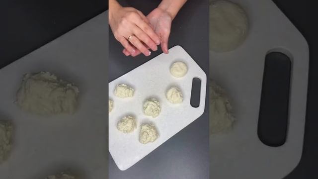 Сырники готовлю с минимальным количеством муки: всегда пышные получаются и не разваливаются смотреть онлайн