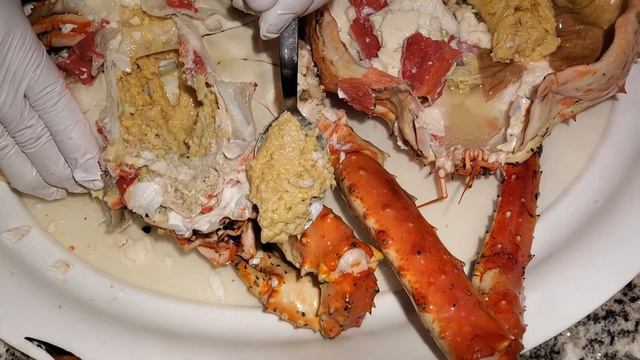 How to cook a King Crab into 2 Different Dishes смотреть онлайн