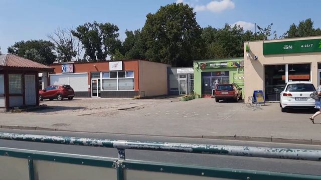 рядом с хостелом неподалеку имеется остановка смотреть онлайн
