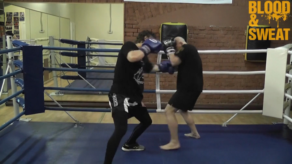 Бокс. Как избежать клинча. Boxing. How to avoid clinch. смотреть онлайн