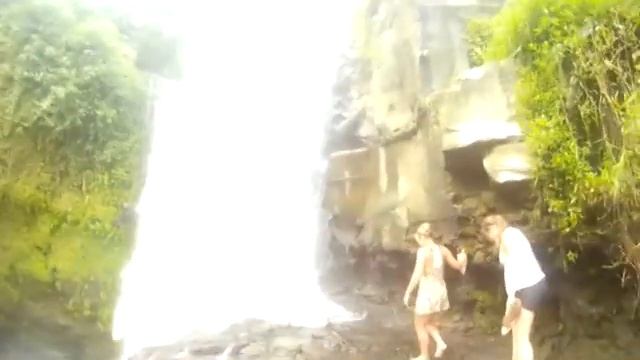 Водопады о. Бали. Тегенунган. Вокруг света за 100$ смотреть онлайн