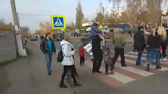 Перекрытие дороги в Солоницевке смотреть онлайн