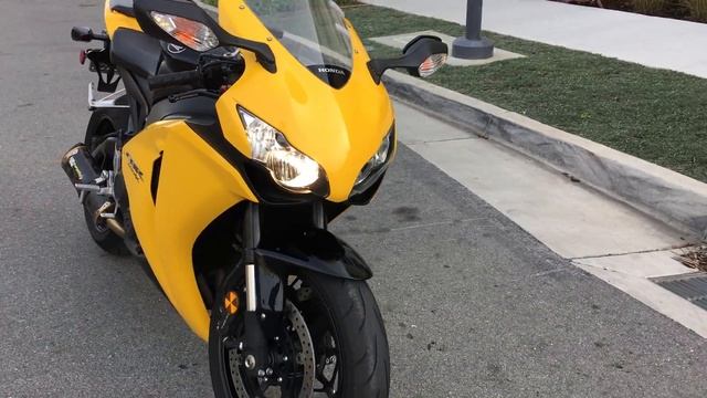FS: 2008 Honda CBR1000RR ~4,600 miles! смотреть онлайн