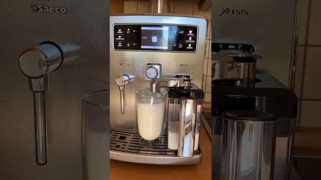 Kaffeevollautomat Philips Saeco HD8944/01 Latte Macchiato смотреть онлайн