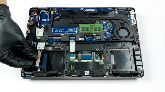 Dell Latitude 5400 - disassembly and upgrade options смотреть онлайн
