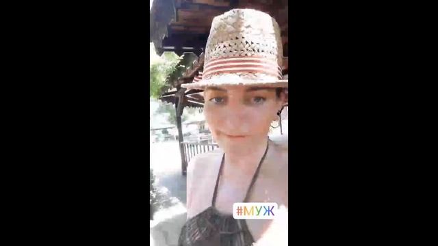 Я живу в отпуске / Интересное место для завтрака Yeşil Vadi смотреть онлайн