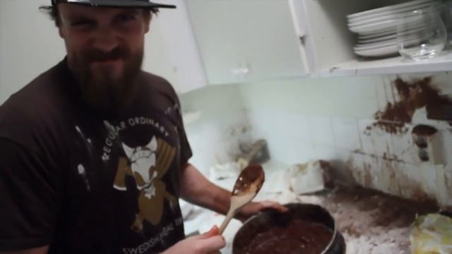 Stomachless Sticky Cake - Regular Ordinary Swedish Meal Time (Rus Dub)