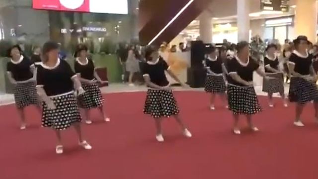 Веселый чарльстон "Бабушки" смотреть онлайн