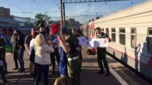 Предложение на вокзале ?Дождалась любимого из армии❤️ Наш ДМБ