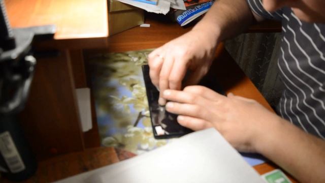 Как наклеить защитную плёнку на планшет (смартфон)/ How to stick a protective film on a tablet смотреть онлайн