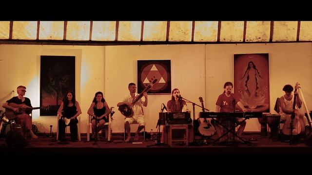 Sarasvati Invocation -The Love Keys смотреть онлайн