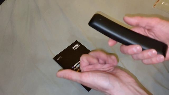 Пульт Haier HTR-U29R TV Haier Smart TV.Как открыть крышку пульта.Замена батареек в пульте Haier. смотреть онлайн