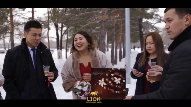 ХАН орталығы - 15.12.2018 Асыл & Айзада клип смотреть онлайн