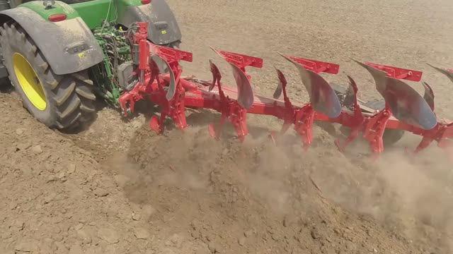Плуг KUHN MULTI-MASTER L смотреть онлайн