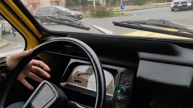 brevi impressioni di guida: prima volta al volante della 2cv смотреть онлайн