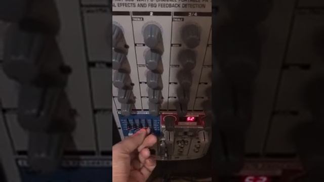 Портативные колонки BEHRINGER EUROPORT EPA300 смотреть онлайн