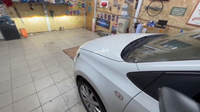 Volkswagen Polo. Установка Zorkiy Bengal Tiger F40 5000K с масками Magnum смотреть онлайн