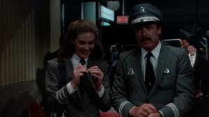 Аэроплан 2: Продолжение.  Аэропорт