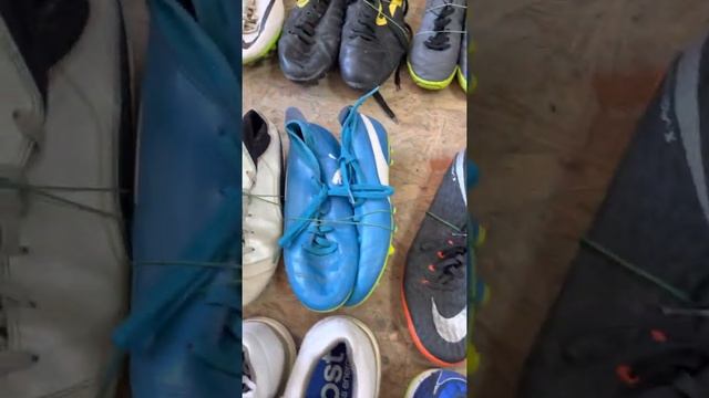 ❌Копочки та футзалки. Вага 17 кг. Ціна 10 євро. Євроманія секонд хенд оптом смотреть онлайн