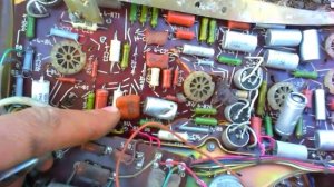 Где встречаются конденсаторы КМ в старом телевизоре.