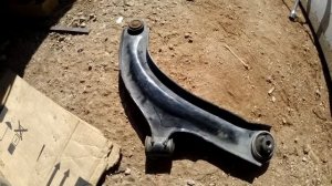 Замена в гараже своими руками рычага подвески Nissan Note