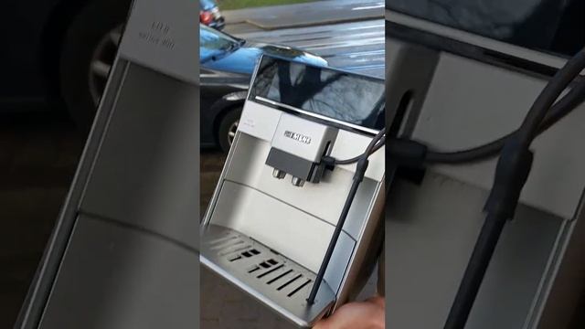 Siemens EQ.6 series 300, немцы выбросили рабочую кофемашину #short #asmr смотреть онлайн