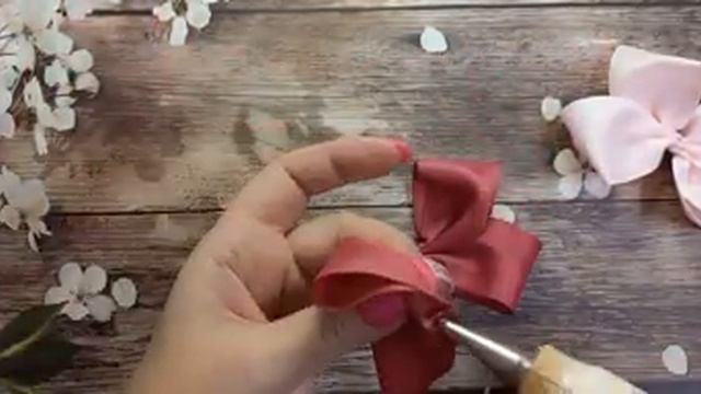 🎀Красиво и просто.Бантики🎀#красиво#мк#бантики#handmade#простыебантики#бантикидлядевочек#лето2021 смотреть онлайн