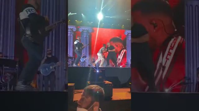 Aventura and Romeo Santos with Radel Ortiz - Volví Live/Vivo (Comedy😂) in Chicago 29th August 2021 смотреть онлайн