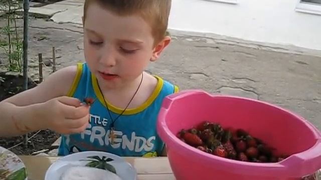 Клубника с сахаром по Одесски. смотреть онлайн