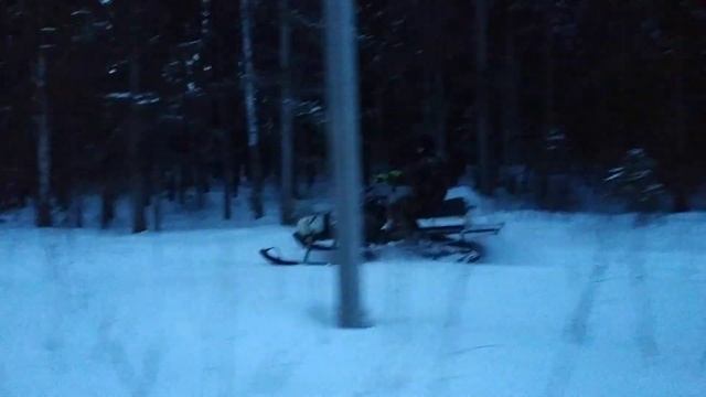 Первый выезд самодельного снегохода "Вэрса 2" двигатель 29 л.сил Лифан.(1) смотреть онлайн