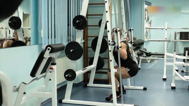 Приседание в машине смита смотреть онлайн