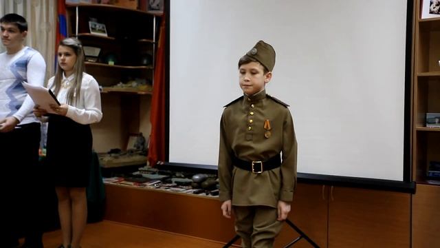 Стихотворение о Ленинграде.2017 читает мальчишка 2017 Шимановск смотреть онлайн
