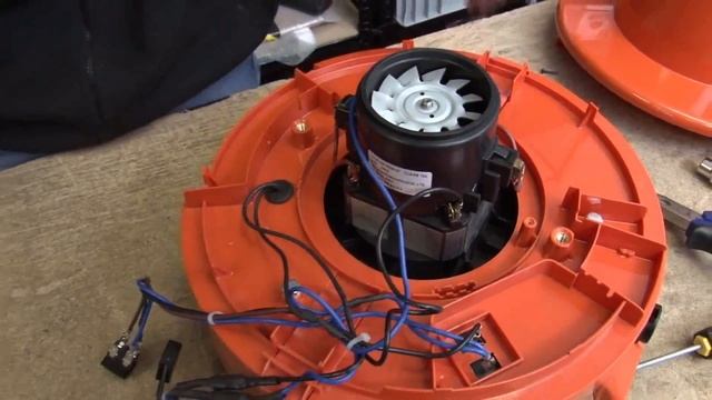 Jak wymienić silnik w odkurzaczach piorących VAX 2000-7151 смотреть онлайн