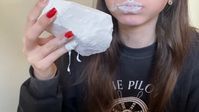 ASMR ?Crunchy sugar lump | АСМР ? Хрустящая сахарная глыбка смотреть онлайн
