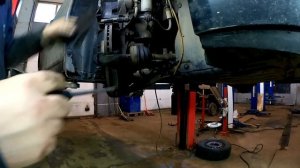 Замена передних колодок Шевроле Круз.