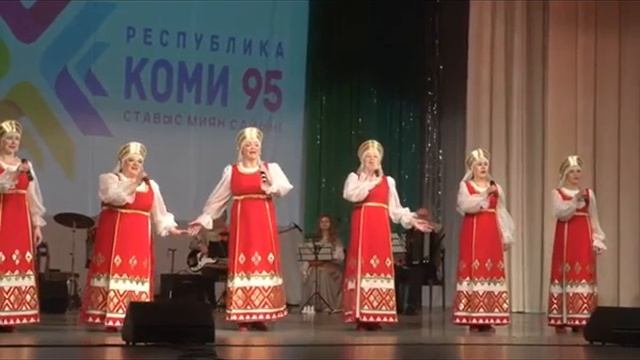 Народный коллектив ансамбль народной песни "Сударушка" - Шондiбан (коми народная песня) смотреть онлайн