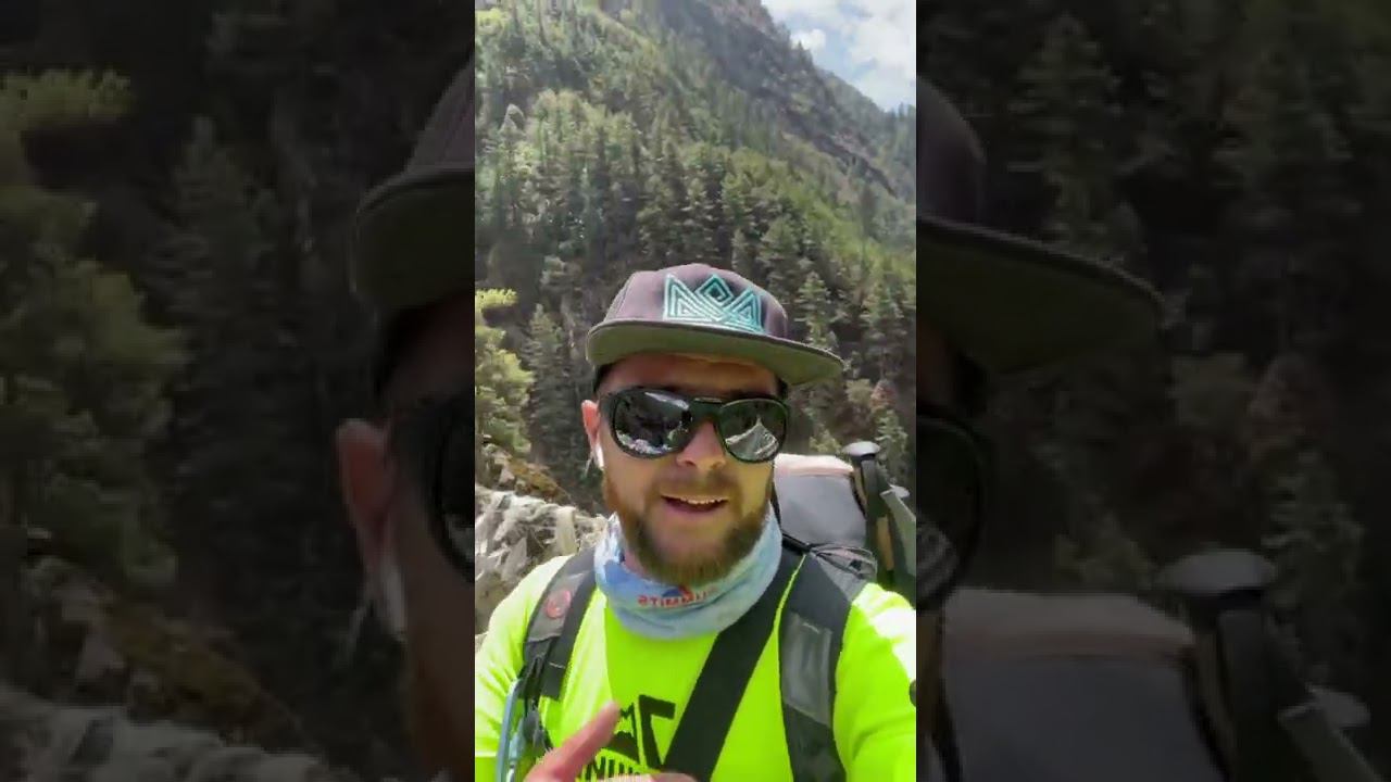 Гид клуба 7 Вершин Александр Дорожуков на одном из самых впечатляющих мостов долины Кхумбу смотреть онлайн