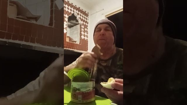 Ем икру из обжаренных баклажанов из магазина магнит смотреть онлайн